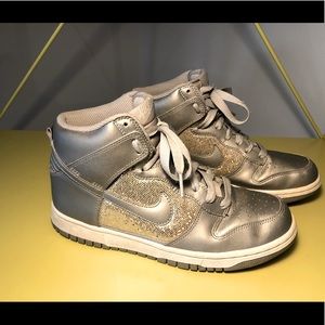 Size 8 Nike Silver Glitter Shoes. Worn maybe 3 times. Good condition